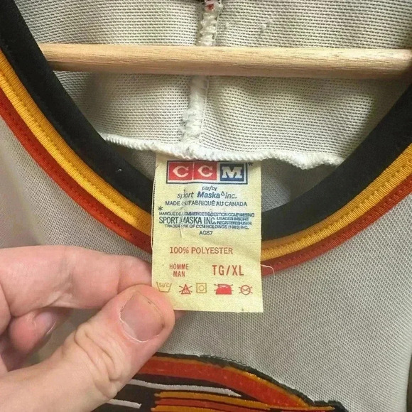 Vintage NHL 1989-90 Vancouver Canucks 20th Anniversary Trevor Linden Jersey - Picture 2 of 12